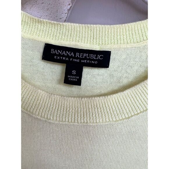 Banana Republic women’s long sleeve fluorescent yellow pull over sweater Sz S - Picture 3 of 7